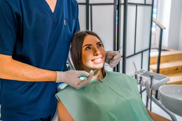 Best Wisdom Tooth Removal  in Desert Edge, CA